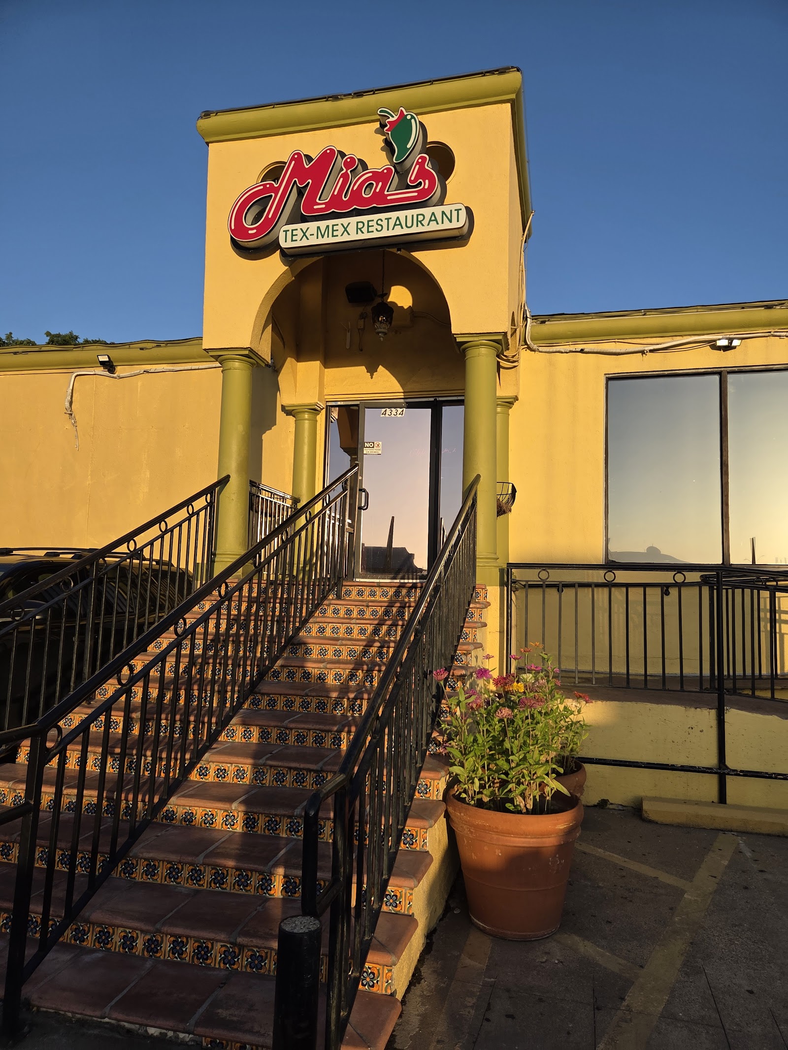 Mia's Tex-Mex Restaurant