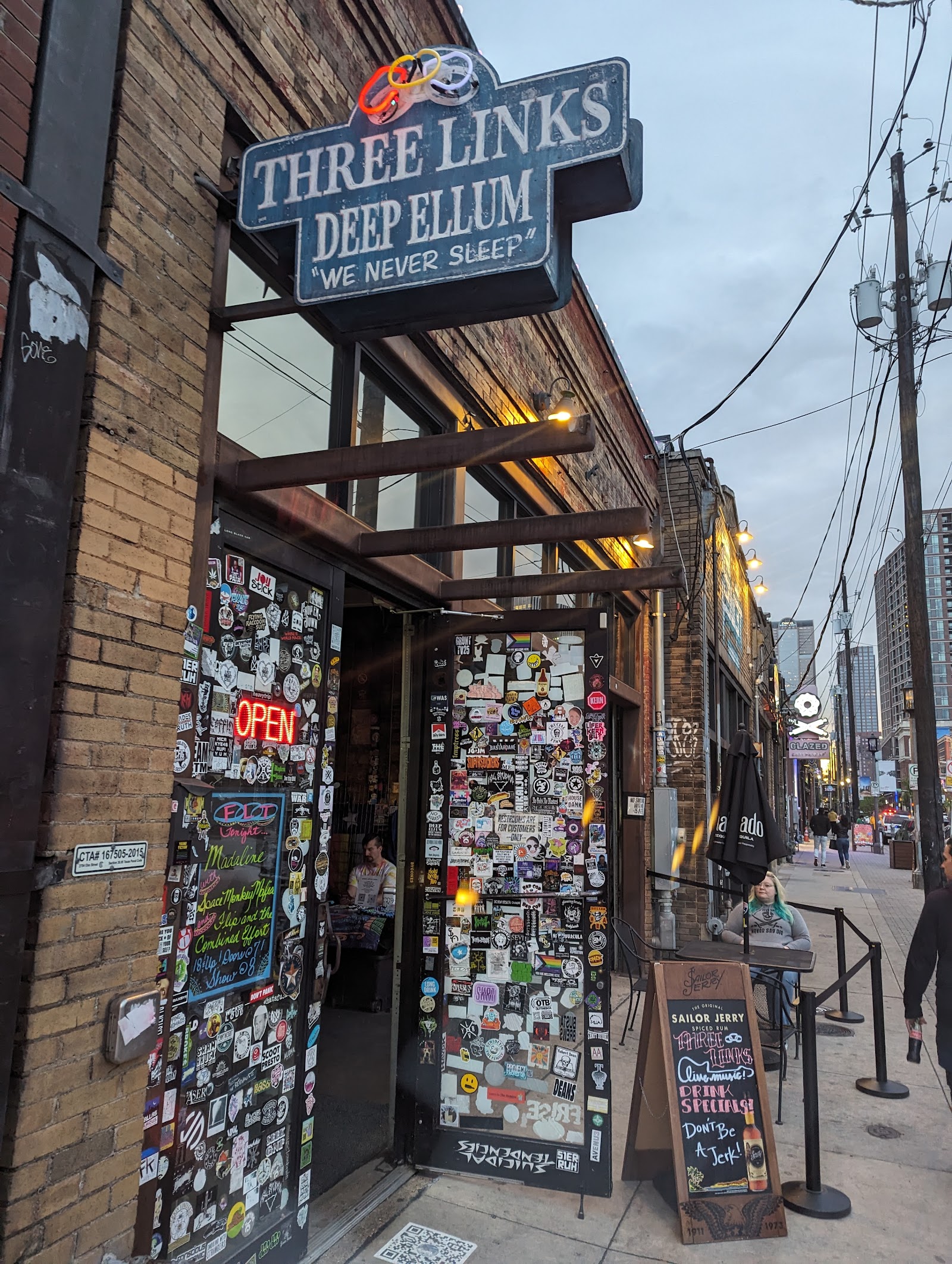 Three Links Deep Ellum photo 3