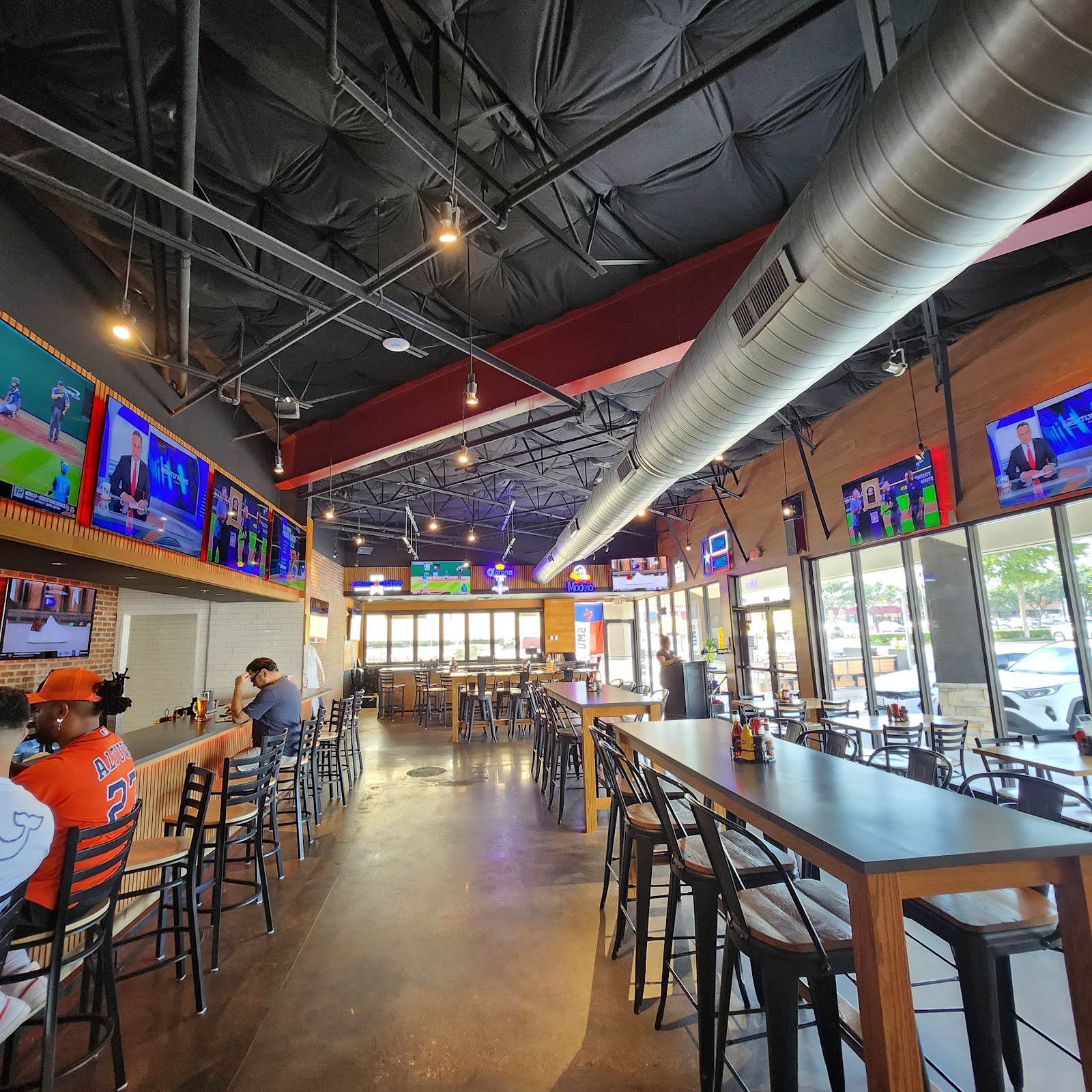 Underdog Restaurant & Sports Club photo 3